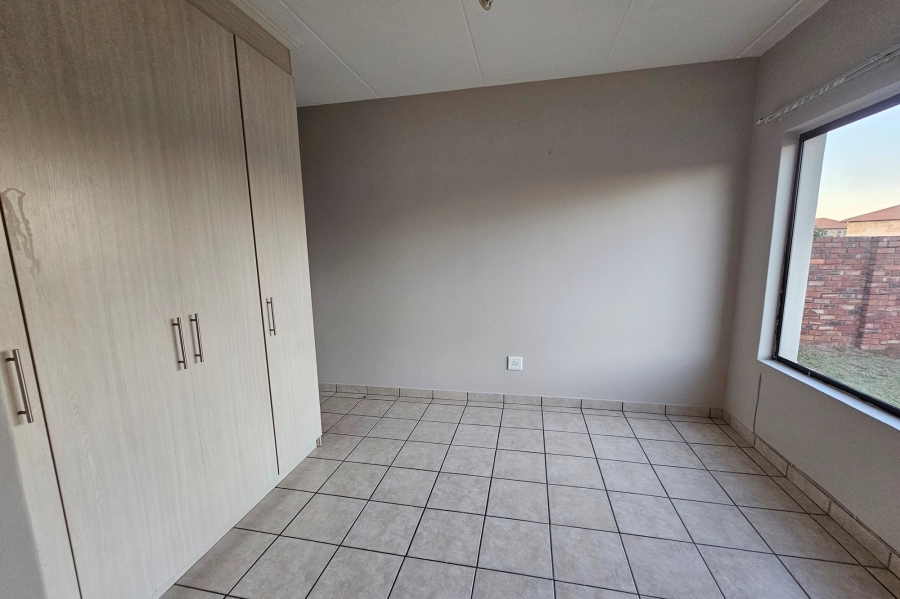 To Let 3 Bedroom Property for Rent in Waterval East North West